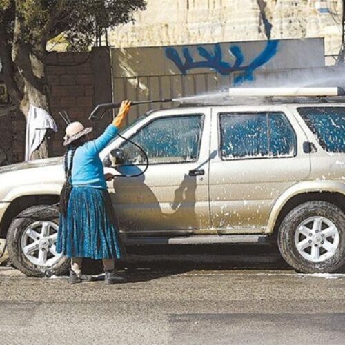 ¿CÓMO REGULAMOS LOS LAVADEROS DE AUTOS EN LA CIUDAD DE LA PAZ?